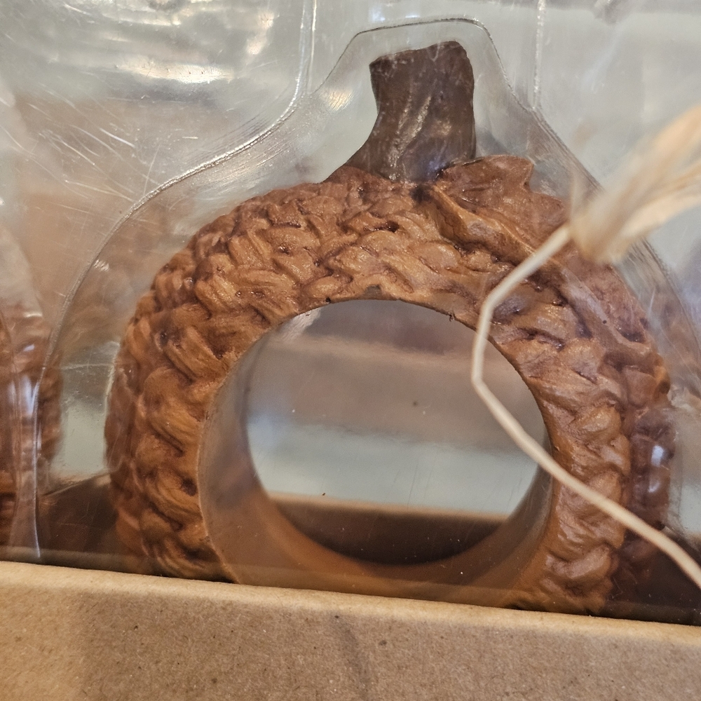 Robert Stanley Thanksgiving Pumpkin Napkin Rings 2 Sets of 4 - Picture 3 of 9